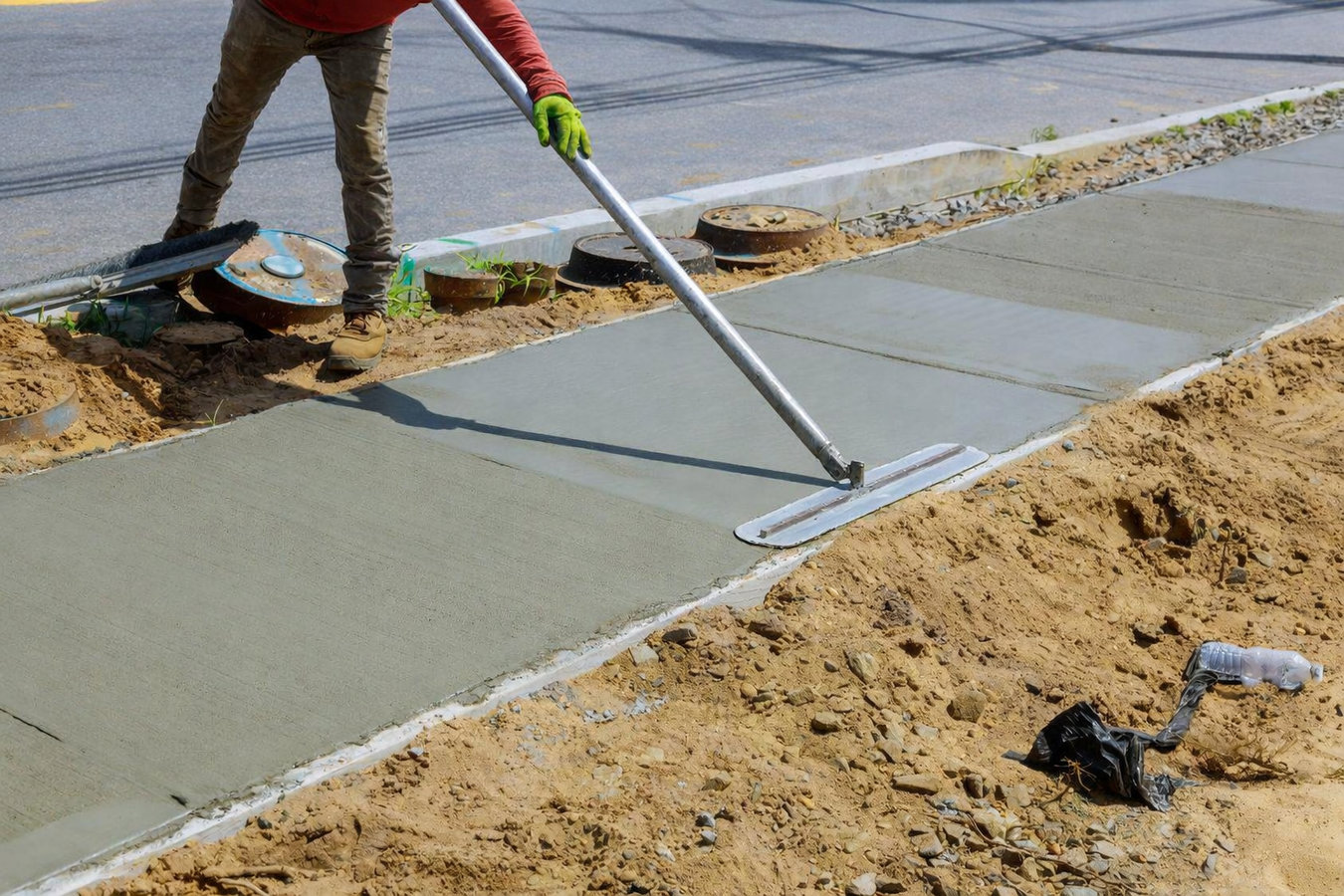 Concrete sidewalk building in Jurupa Valley, CA